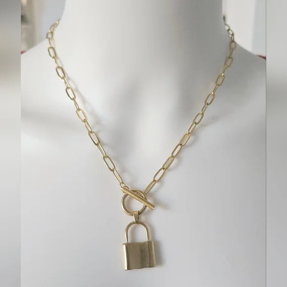 Luxury Style 18K gold plated Stainless steel "Lock" necklace, Intensity - Picture 5 of 7